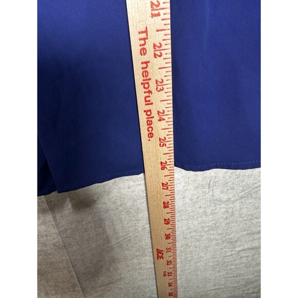 Daniel Rainn Women's Blue Pleated V Neck Top Size Small Blouse -no tag Small - Picture 5 of 6